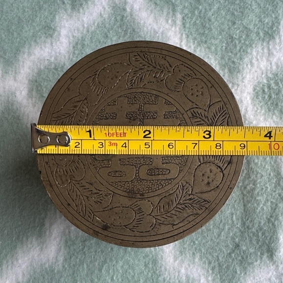 Vintage Brass Dragon Motif double happiness Container with lid - Picture 10 of 11